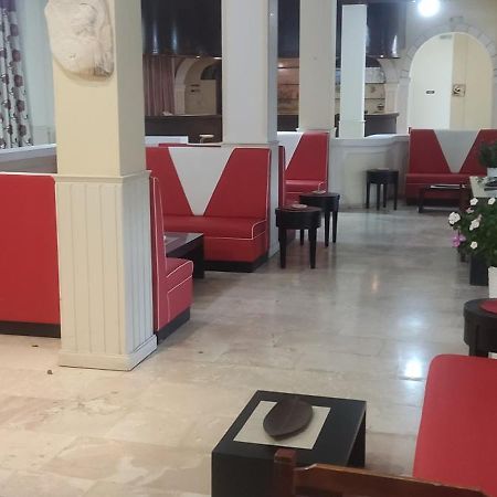 Pantheon Hall Hotel 메손기 외부 사진