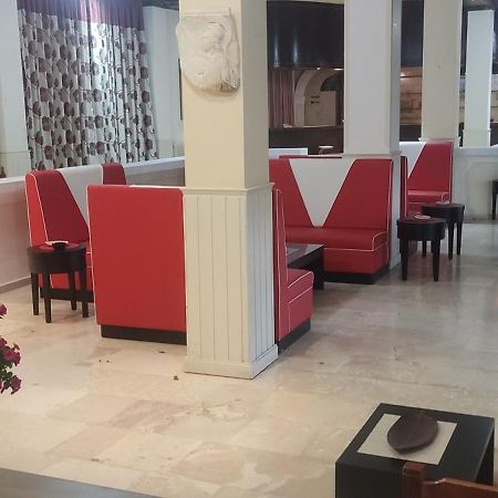 Pantheon Hall Hotel 메손기 외부 사진